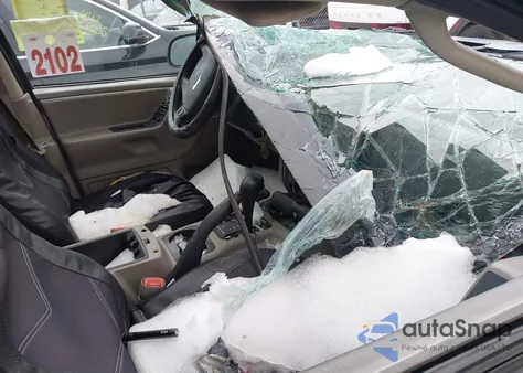 2004 Jeep Grand Cherokee Laredo z USA, uszkodzony, nr VIN 1J4GW48S84C159731